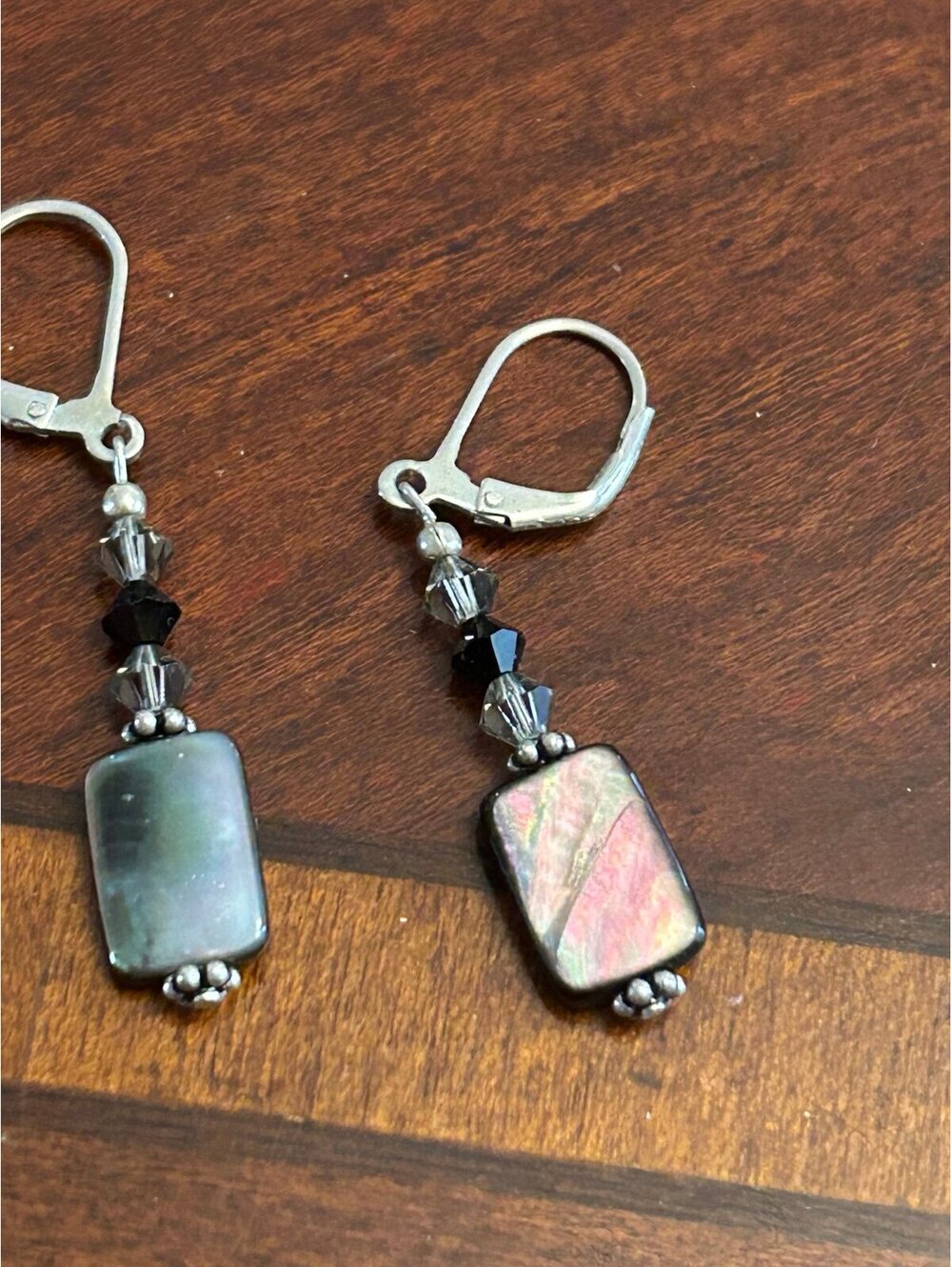 C437 Earrings 925 sterling silver very nice mother of pearl